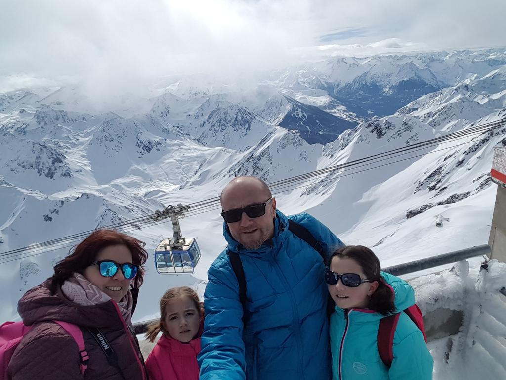 CharlyGr6's tweet photo. Vue cet après-midi du Pic du Midi https://t.co/fNXLmt4VeU