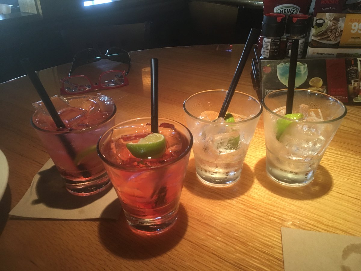 Round 2 😀 #applebees #Cocktails