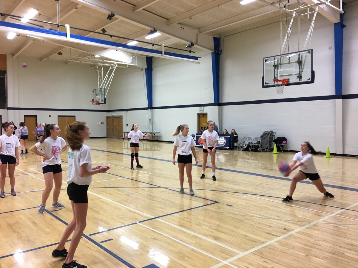 HubbleMath's tweet image. Powder Buff action. The competition is intense! @hssdbv