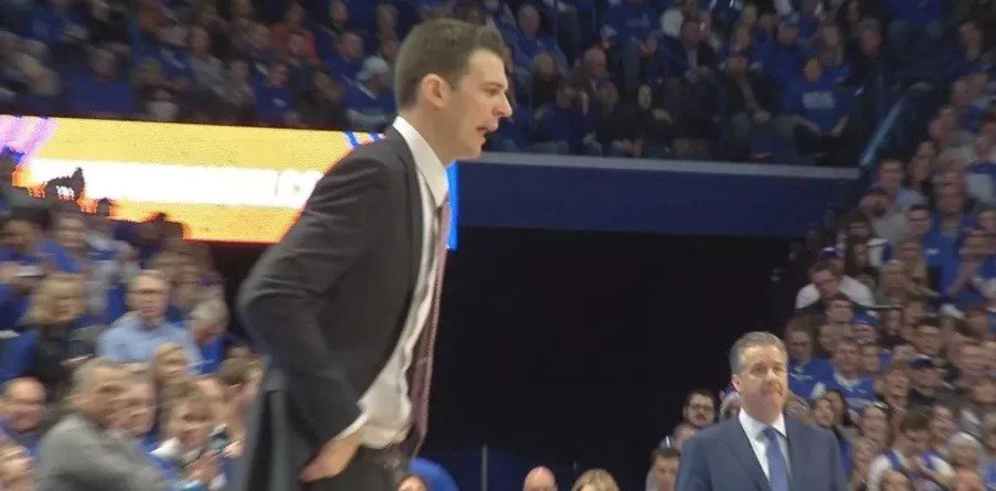 WDRBNews's tweet image. BOZICH | Better NCAA Tournament Seed: Louisville or Kentucky? Stay tuned: bit.ly/2swSdkG | @rickbozich