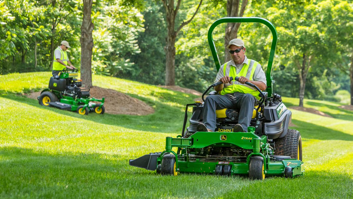 centralbasl's tweet image. This service includes mowing and trimming of all grass areas as well as edging along concrete walks, driveways, and patios. We thoroughly clean up the debris we cause.