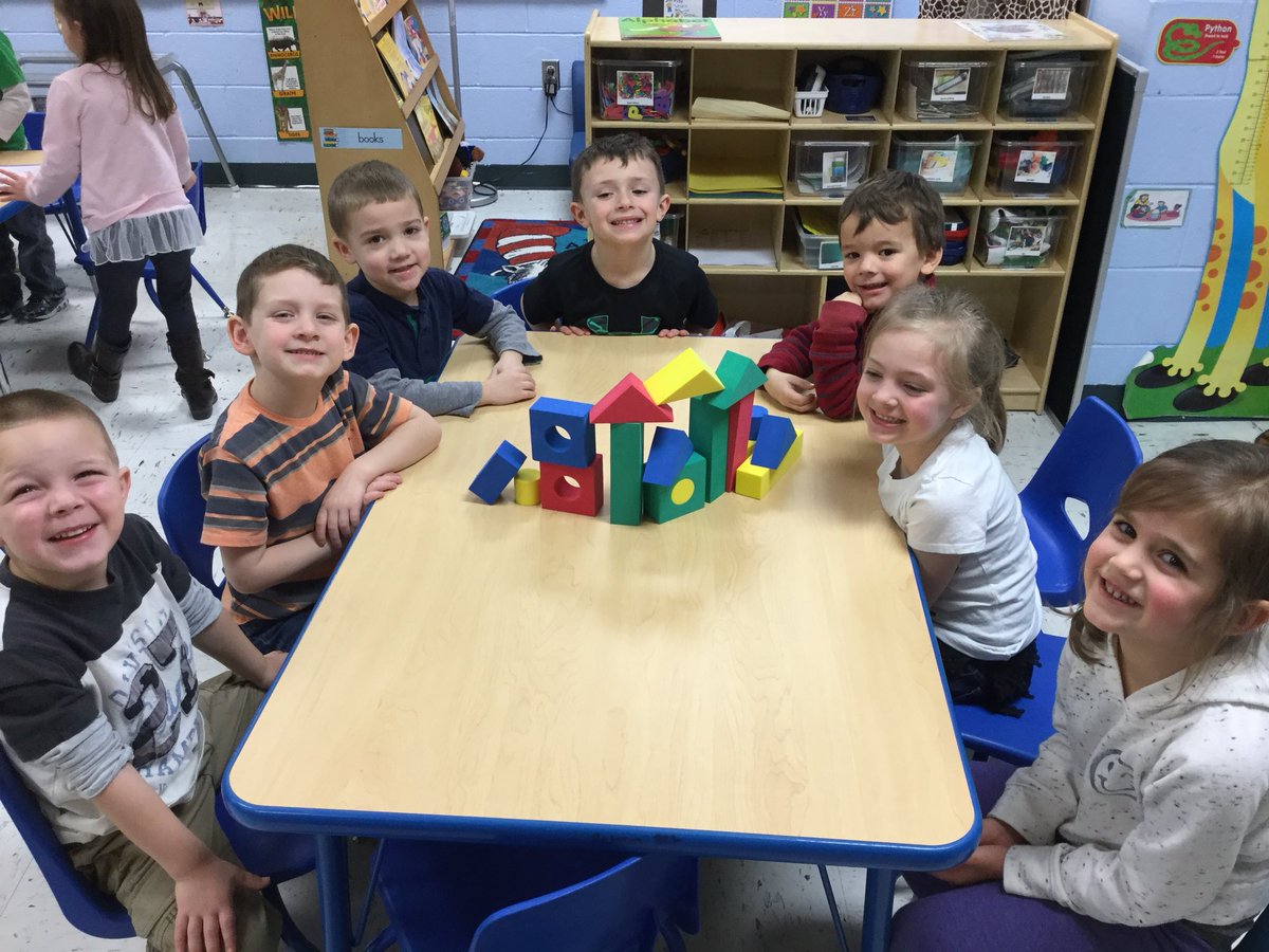 MurrayPreK's tweet photo. Mrs. Steelmon and Mrs. April's class had fun learning about 3D shapes this week!! #murraycoprek #murrayproud #classof2031 https://t.co/4lerQ6le3l