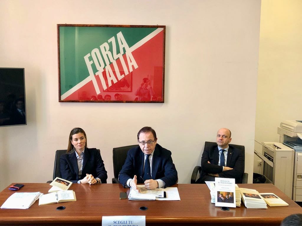 CalabriaTw's tweet photo. La questione giovanile sarà in cima alle priorità di @forza_italia una volta tornati al governo. #elezioni2018 

https://t.co/jZmvsPOLfP https://t.co/0EUzeKz02C