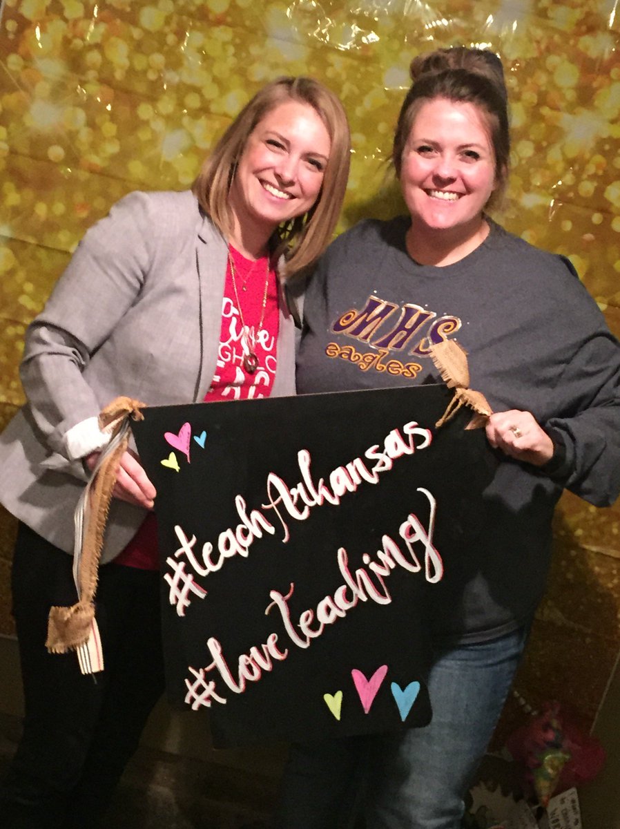 thackattack5011's tweet photo. The @2017arkansastoy is a rock star! Help an ol' teacher out and retweet us!! :) #LoveTeaching #teacharkansas #ALAphotochallenge #ArkansasTLI34
#happinessinthehallways https://t.co/9io6HONPpP