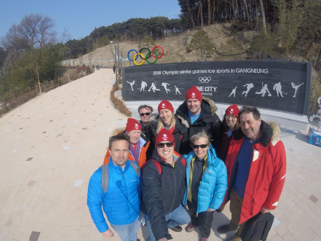 LizYarnold's tweet photo. My 2018 Olympic campaign starts today (Friday). Years of hard work down to 4 runs of the track. GMT 11.20am on @BBCSport for the first 2 runs. I couldn’t do it without this lot ❤️ you guys #Family #YarnyArmy https://t.co/blLmmh3ey4