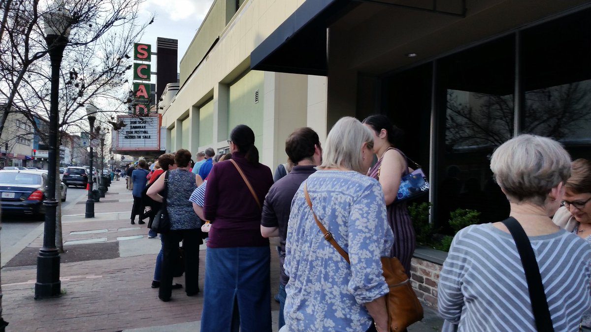 Pissarro15's tweet photo. @Writer_DG @AlabamaSassies The line. Doors open in 20. https://t.co/WZ9K1JC3c7