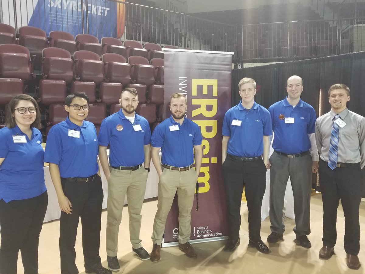 thele2bjerpsim's tweet photo. Team Ford is nothing but smiles today after a good Game 1 at Central Michigan University! Let Game 2 of ERPsim begin! #cmuERPsim2018 @Ford https://t.co/Sbcu0DIV2Y