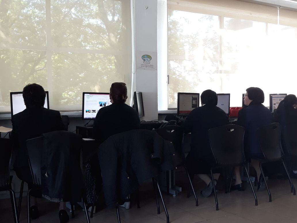 FondoUnidoMx's tweet photo. Gracias al compromiso de ciudadanía corporativa de @ibm_mx, capacitamos en #TeachersTryScience a maestros de la Ciudad de México para fomentar #STEM. https://t.co/a1xuENtq4r