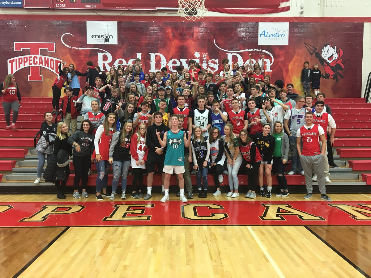 CoachCorbin32's tweet photo. Challenge - @THSSenate to fill the ENTIRE Devils Den tomorrow night for your seniors! #BestStudentSectionInTheGWOC ๐ฏ#BeatButlerAgain โผ๏ธ https://t.co/mWMto23LJd