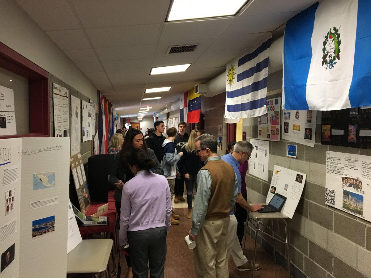 chappaqua_csd's tweet photo. Scenes from the Chinese, French, Latin and Spanish language and culture event at Greeley. Level 4 and 5 students celebrate the diversity of the World Language Department. . .and just in time for Chinese New Year! @RRhodesCCSD @SenorWarren @profe_irizarry https://t.co/9ZPRHg3j0I