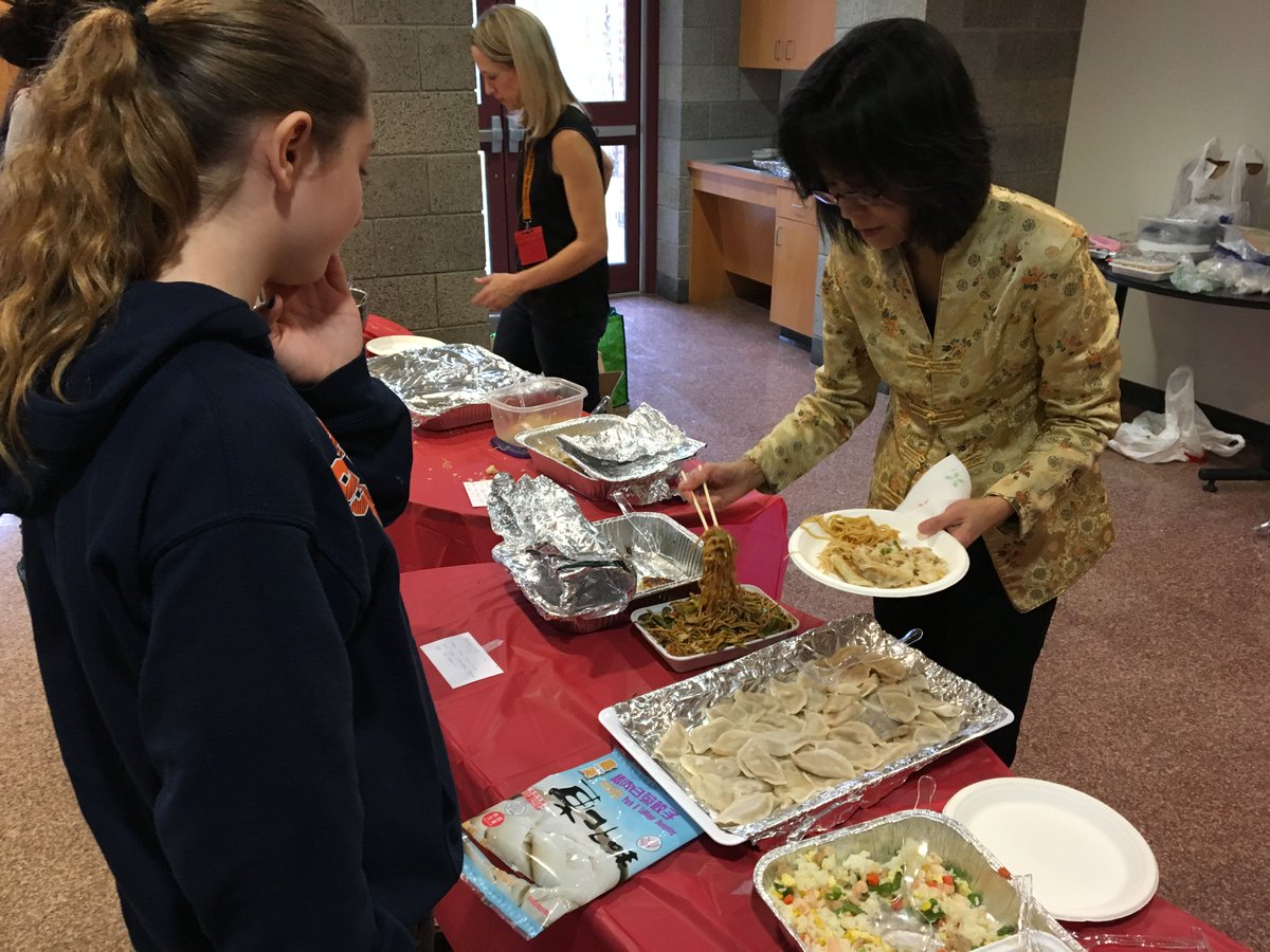 chappaqua_csd's tweet photo. Scenes from the Chinese, French, Latin and Spanish language and culture event at Greeley. Level 4 and 5 students celebrate the diversity of the World Language Department. . .and just in time for Chinese New Year! @RRhodesCCSD @SenorWarren @profe_irizarry https://t.co/9ZPRHg3j0I