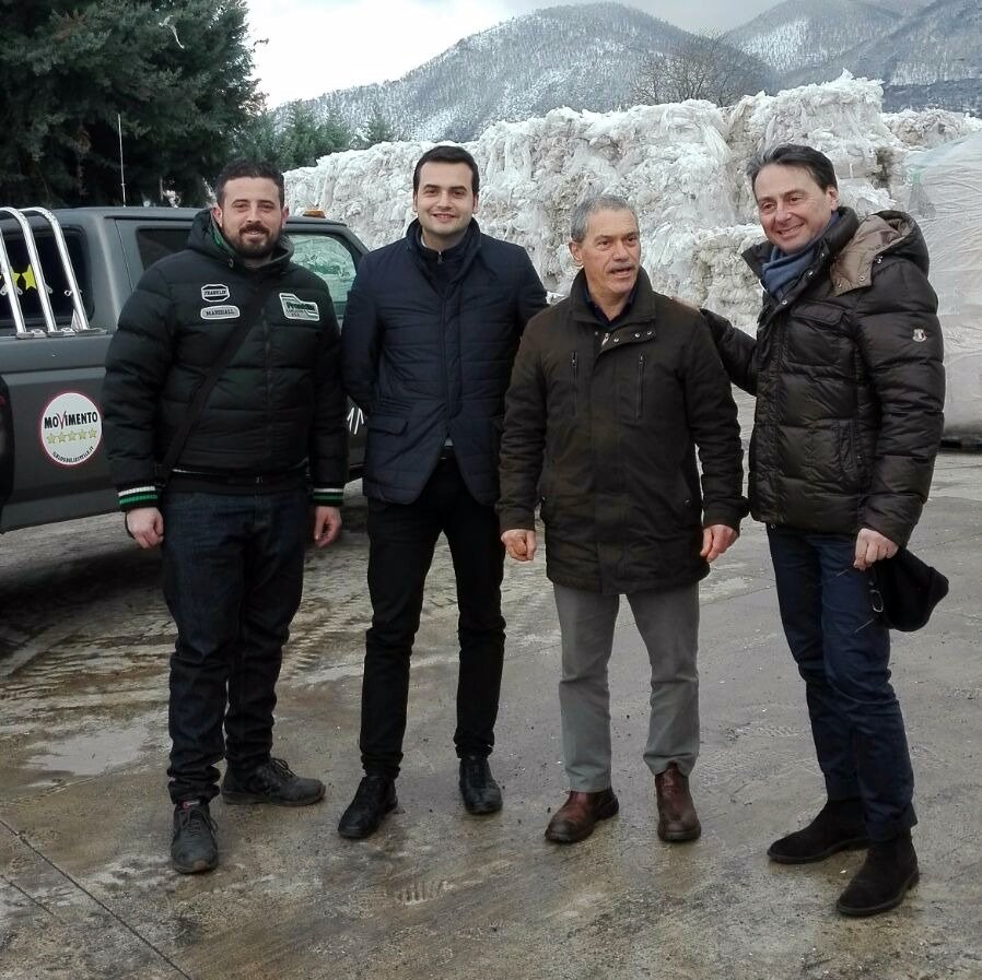 Oggi a #Montella, in una delle eccellenze produttive d' #Irpinia, dove si produce la plastica riciclata che viene poi utilizzata nella laguna di Venezia per sostituire i pali in legno. Imprese come questa hanno solo bisogno di essere supportate e sostenute #RallyIrpinia #PMI