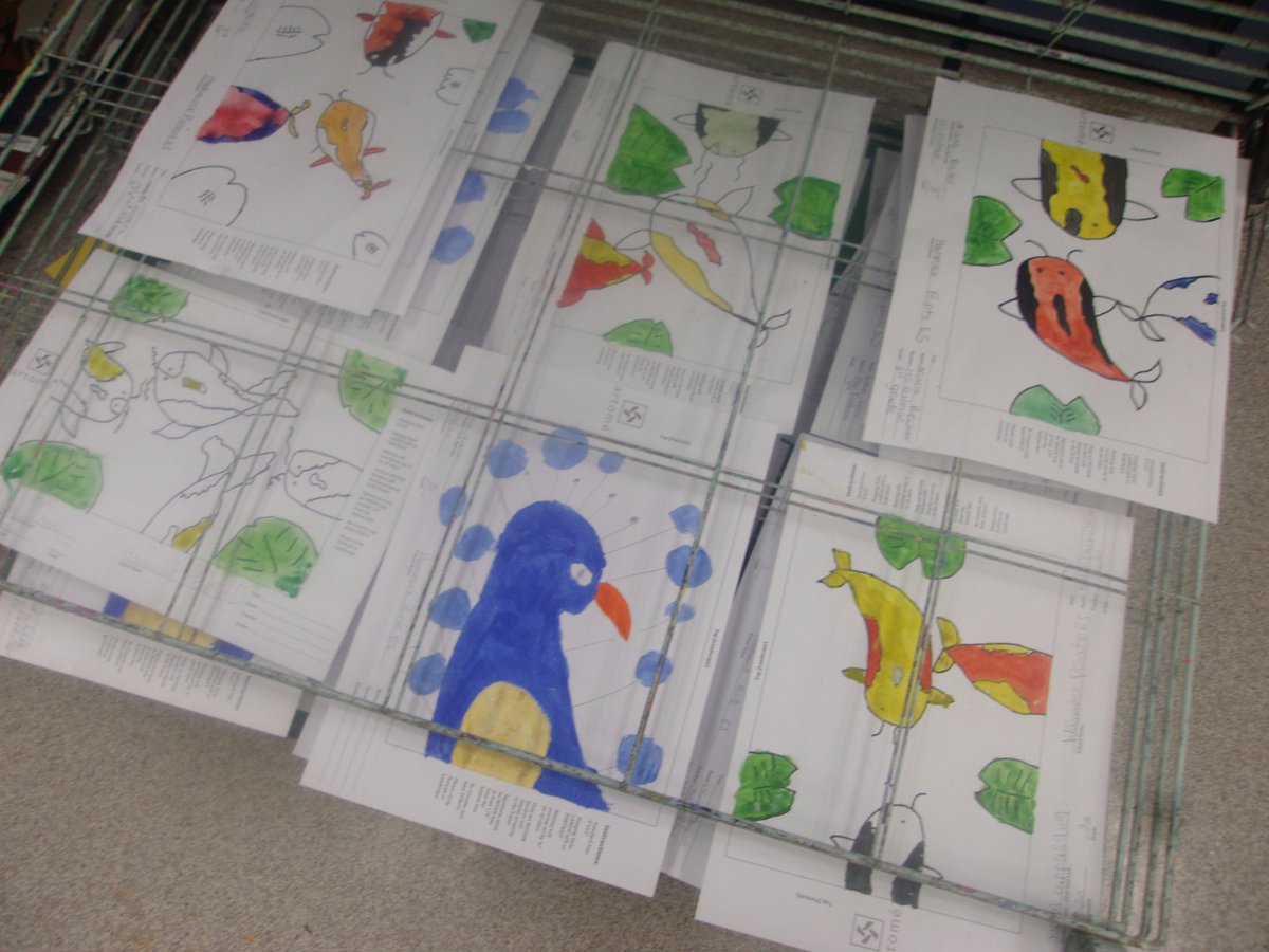 Hammockhawkart's tweet photo. Students are starting to paint their @ArtomeArtShows artworks in preparation for the 1st Annual "Arts Night Out" at @HammockPointeEL in April!!! #artome #artexhibition #studentdrawings #learntodraw #elementaryart #hawkartists @HammockPointeEL @cookst313 @Edrick_Rhodes @pbcsd https://t.co/tE4nuPWNzJ