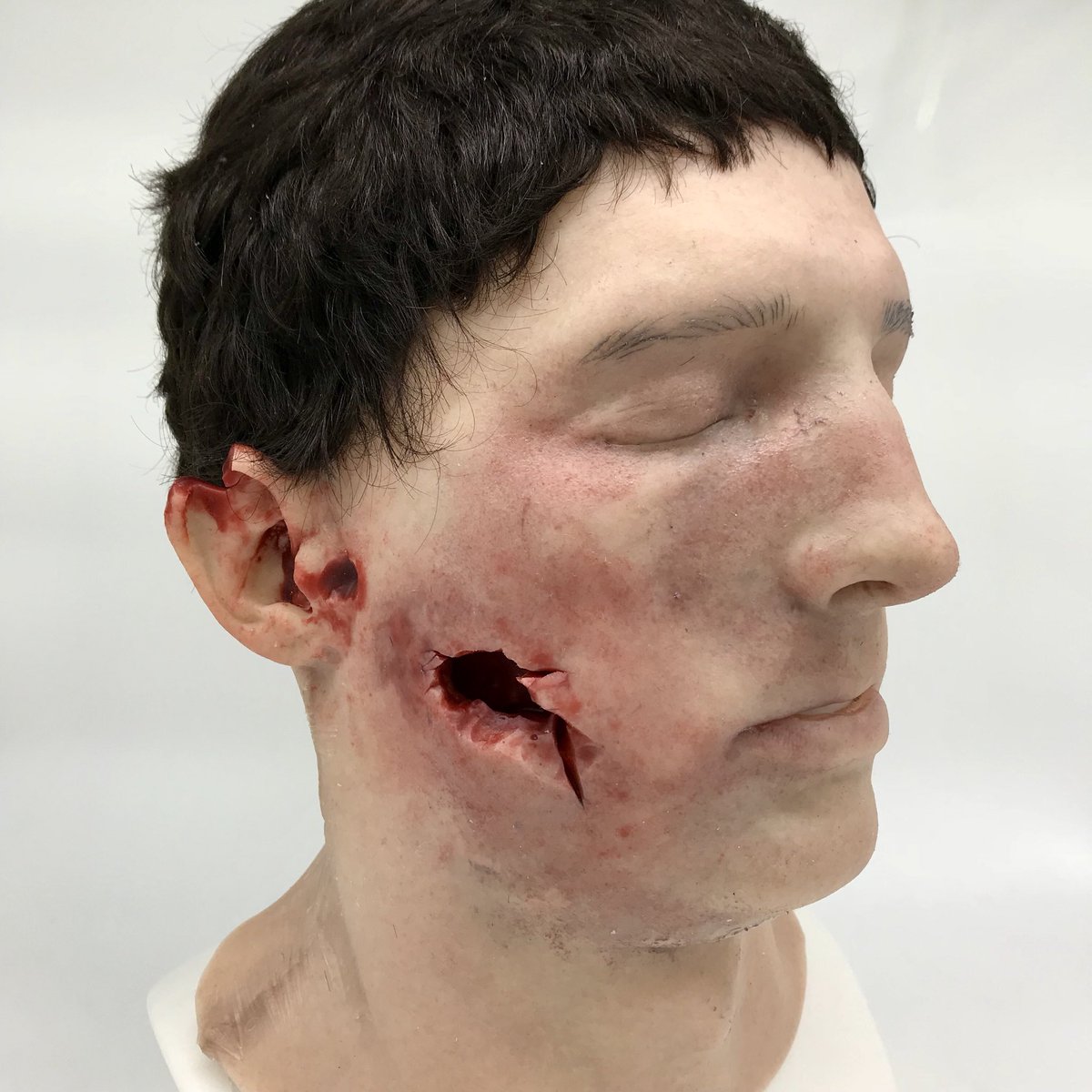 SIMBODIES's tweet photo. #SIMMASKS are an innovative casualty simulation aid, enabling significant traumatic injuries, bleeding and burns to be simulated on the face and head.
Ideal for use on SIMBODIES and other manikin patient simulators.
https://t.co/zSLo7oEXYB https://t.co/YnZ1xnQhC1
