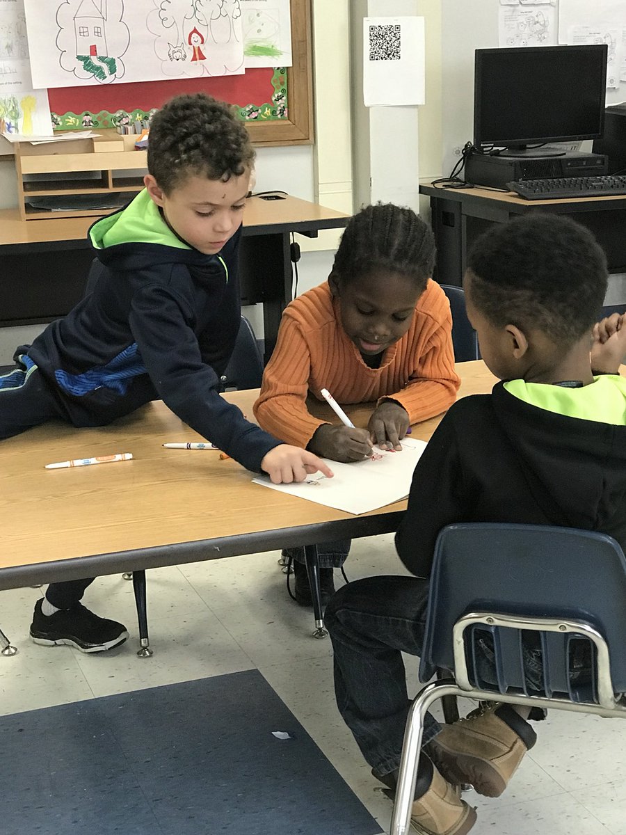 JMM2313's tweet photo. Where there is teamwork and collaboration, wonderful things can be achieved! #kindergarten #kirkmere @YtownSchools #fellowsachieve https://t.co/gq3QpbbWn4