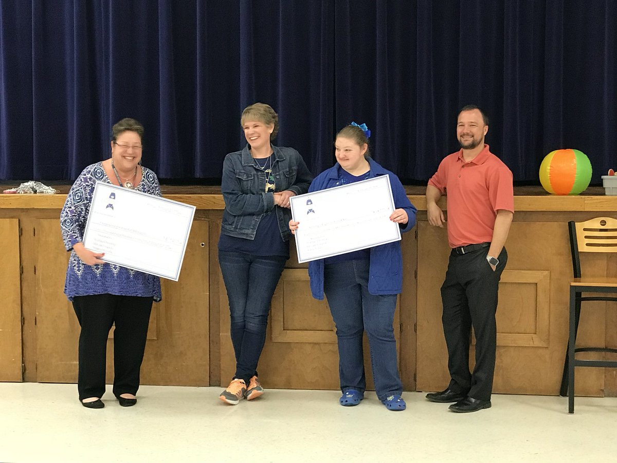 whatsnewatrjh's tweet photo. We have had an exciting day at RJH. Thank you to the REF for awarding grants to the RJH Theater &amp; Technology Depts. #robinsonisd https://t.co/on1uZZWLek