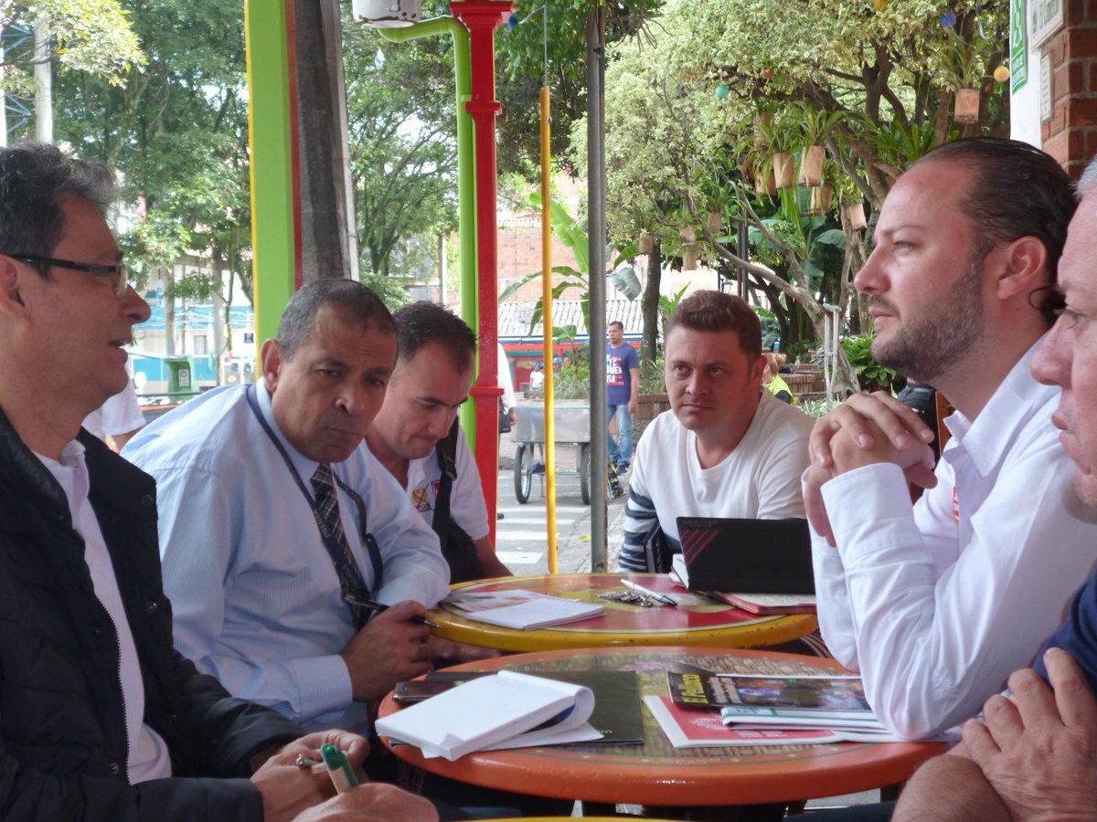 JUANDAENLACALLE's tweet photo. entrevista con diferentes medios de comunicación ,modelo de inclusión política justa sin corrupción https://t.co/S9jNSAG23p