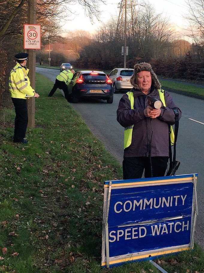 LowHillWMP's tweet photo. We’ve conducted a #Community #SpeedWatch this evening in #Greenfield Lane, #Fordhouses (during #RushHour, for over an hour) where 20 vehicles out of 269 were travelling in excess of 30mph, equating to 7.4% #SlowDown #AdviceGiven #ItCouldHaveBeenPenaltyPoints https://t.co/QOdYi4iHdu