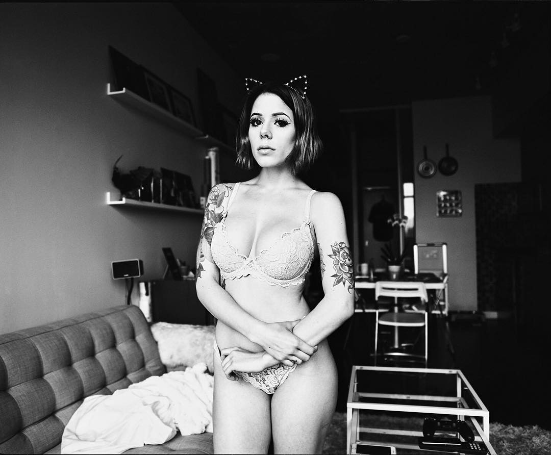 Ana Russel tweet media