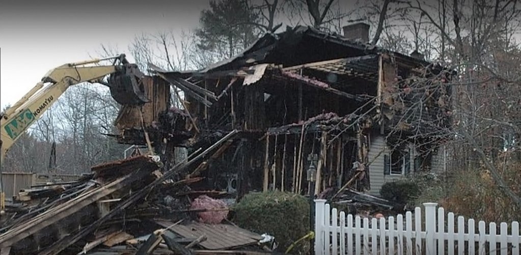 Their house burned down. Fortunately, they got out unhurt. And fortunately, their important files were backed up. dell.to/2Ckh76H