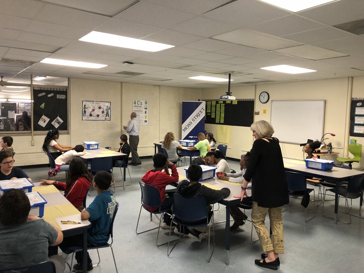 Chevy20000's tweet photo. Great STEM activity with faculty from UNCG and the students at Moss St Elem.  @RCS_NC @UNCGSchoolofEdu https://t.co/hEvvIoTgrw