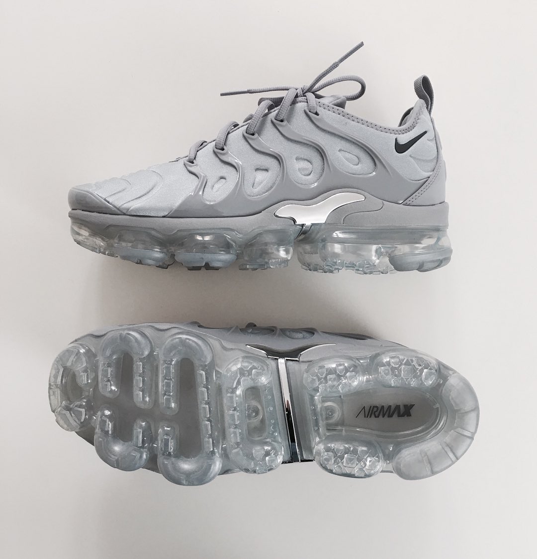 welove_sneakers's tweet photo. Vapormax Triple Grey https://t.co/Lk6vMaoYN7