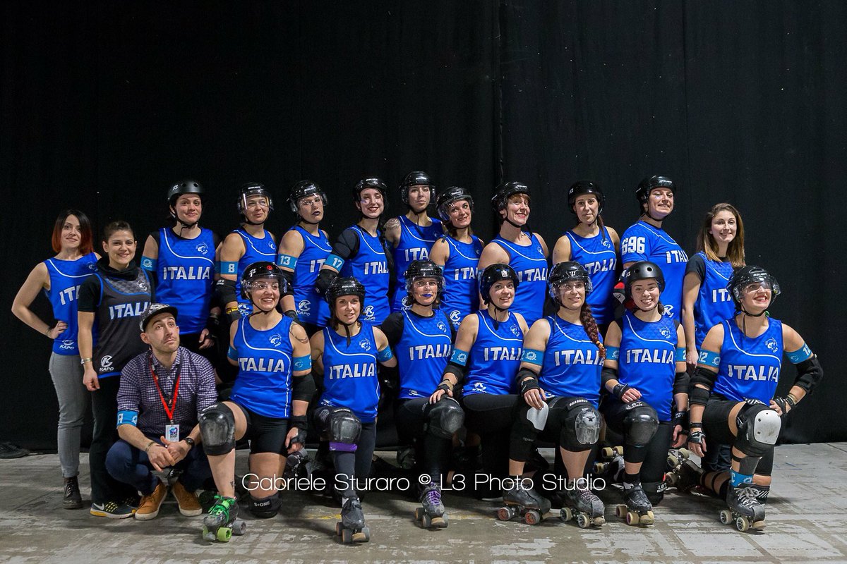 Different dialects, different bodies, different ages...but Same passion, same dream, same blue heart💙
#thankyou #girls for making us shiver at the@rollerderbyworldcup 
#rdwc2018 #teamitaly #mondiali #rollerderby #azzurre #nazionaleitaliana #sportitalia #italiasport <a href="/Eurosport_IT/">Eurosport IT</a>
