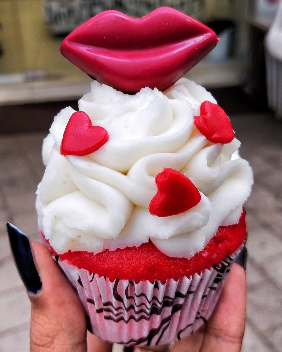 vanirodriguess's tweet photo. Best valentine’s cupcakes at Oasis Desserts,Mumbai. #VdayandChill #Valentine #Valentines2018 #ValentineDayAftermath #desserts #CupCakes #LoveIsntBlind https://t.co/OQn61ewTbc