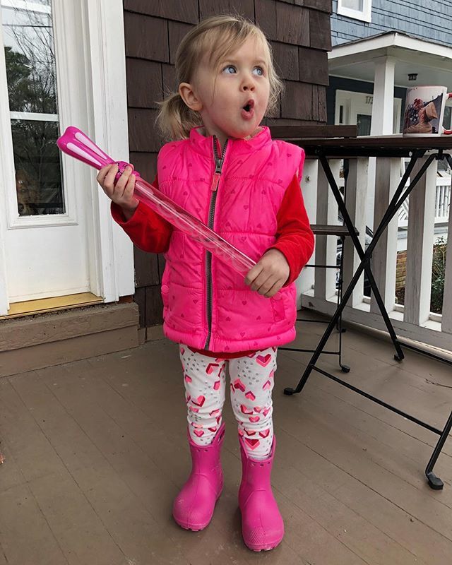 jenhatzung's tweet photo. It is a shame she has ZERO personality! π€£π€£π€£ #helloeleanorruth #elliewallpose https://t.co/EytqDMOdMk
