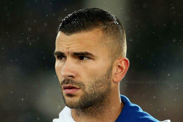 AnthoLopesFans's tweet photo. Antho va disputer son 45è match européen avec l'OL ce soir et va ainsi devenir le 10è joueur le plus capé du club dans les compétitions européennes. 🔥🔴🔵

[Via @Statsdufoot]
#AnthonyLopesFans #TeamOL #TeamLopes https://t.co/EVEz5HdtfY