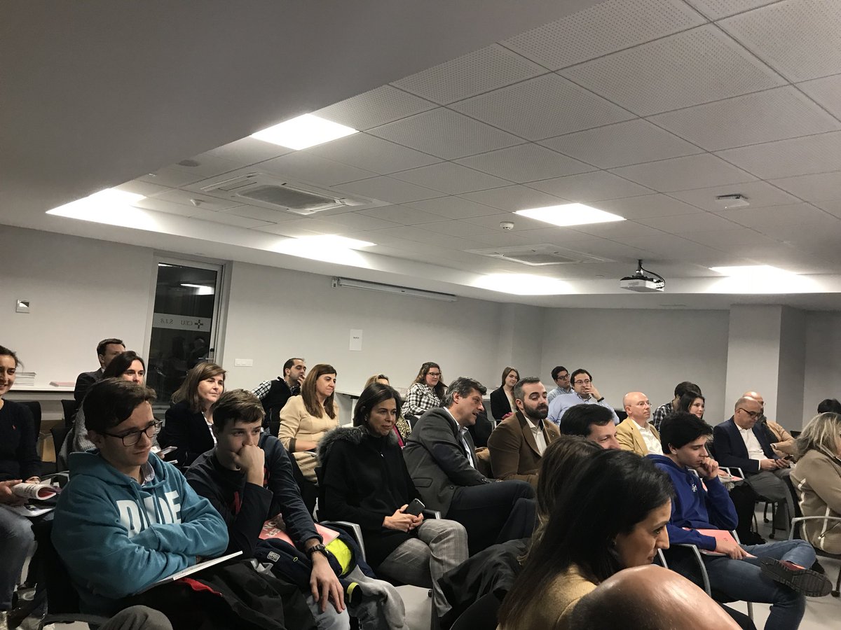 sofiafersan's tweet photo. Ya estamos en los Encuentros @CEUemprende con @ElReferente y con 4 proyectos emprendedores de éxito. @gochemago de @Alterhome_es y además @CEUAAlumni; Patrícia Ratia de @samyroad; Alejandro Artach de @Spotahome y ganador del último @south_summit y @SixtoArias de @madeinmobile. https://t.co/gCXLWNJ5l6