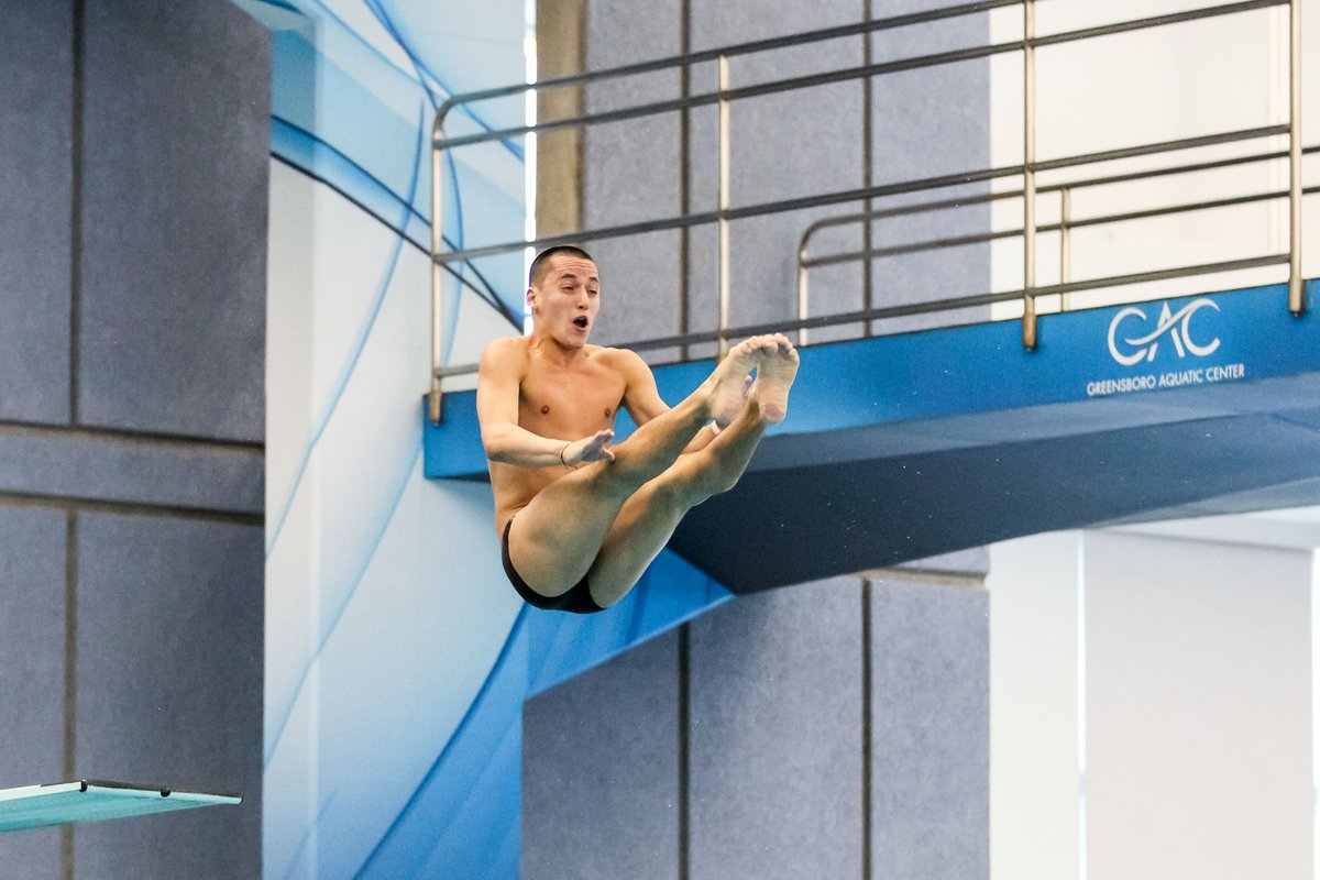 LouisvilleSD's tweet photo. Round 5: Daniel Fecteau gets a 42.0, Daniel Pinto scores a 42.55 and Evan Cooper posts a 42.90. #CardinalDivers https://t.co/8UPUqieQ51