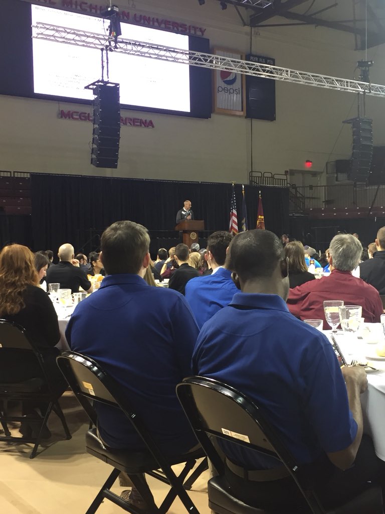 vindip98's tweet photo. Thanks to the keynote speakers for their amazing insights and a special thanks to Blue Cross’s own Bill Fandrich #ERPSim2018 https://t.co/7oTO70opTY