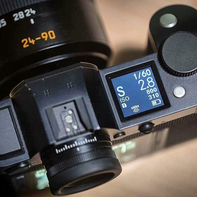 leica_ukraina's tweet photo. Впевнена, солідна та прекрасна — це Leica SL.⠀
⠀
Фото: @leicacamerathailand⠀
⠀
#LeicaSL #FastDirectMirrorless #Leica #ShootLeicaPro #photography #thecreatorclass #leica #cameraleica #leicaua #фото #фотокамера #лейка https://t.co/uOD7VmxbRb