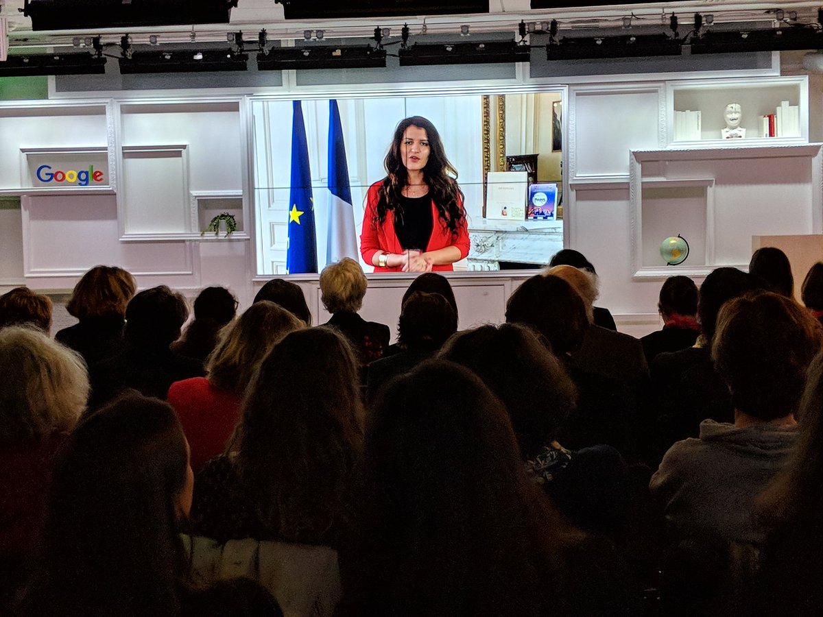GoogleEnFrance's tweet photo. 25 réseaux économiques féminins se réunissent ce soir pour lancer #25propositionsFH pour l'égalité homme / femmes en entreprise. Bienvenue à toutes et tous chez #Google #womenatgoogle 💪🙆 https://t.co/S2DCs0NOMk