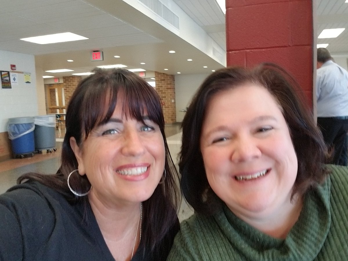 ShannonD0206's tweet photo. Assisting my favorite customer, @corrigan_crew with setting up her Twitter Account #cbsdpd #cbsdtech https://t.co/AbcV6CX8vW