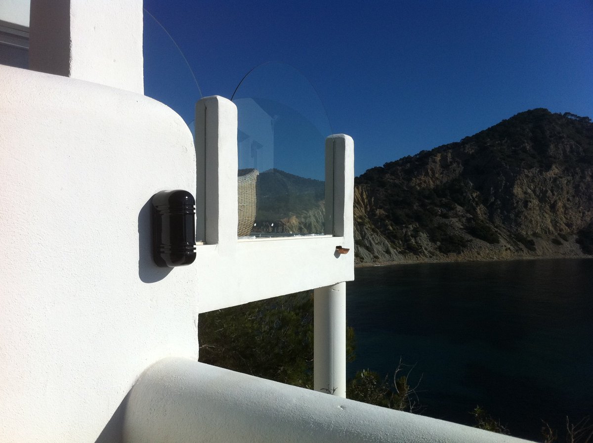 IbizaSeguridad's tweet image. Hay muchos sistemas de alarma perimetrales, déjanos aconsejarte el más adecuado según tu necesidad.

ibizaseguridad.com
 
#Alarma #Ibiza #Antihurto #SistemasdeSeguridad