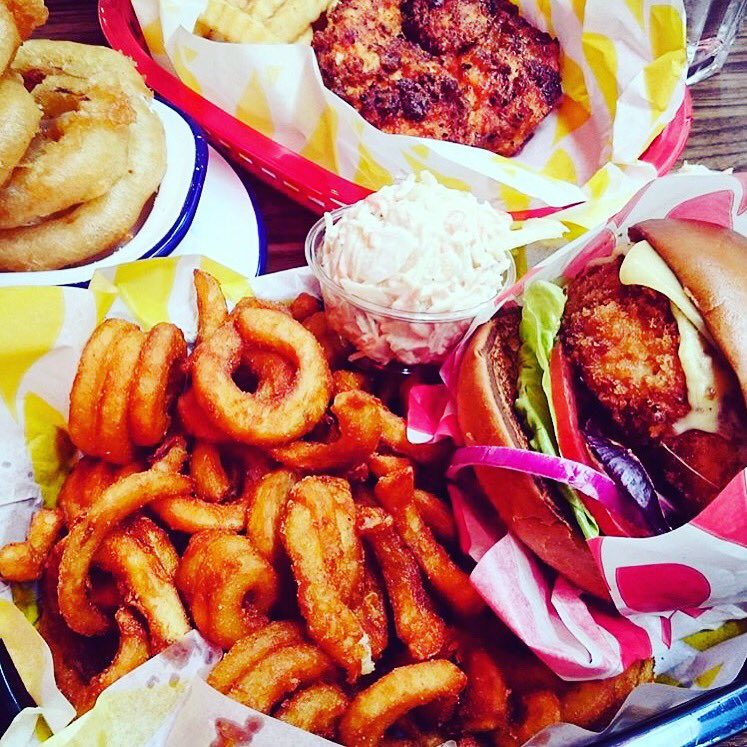 If the #GrovesEubankJr fight isn’t salivating enough for you on Saturday...grab 20% off main meals when you show us your <a href="/ManchesterArena/">Manchester Arena ➡️ AO Arena</a> ticket 🥊 Pre-book to avoid disappointment ~ infamousdiner.co.uk #fightnight #manchesterarena #boxing #manchester #superseries