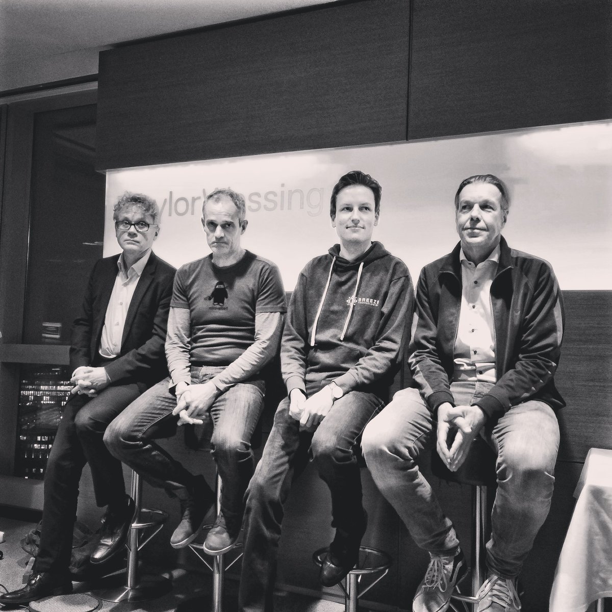 Speaker beim <a href="/12min_me/">12min.me</a> #SmartCity #meetup. Mehr bei Instagram unter instagram.com/p/BfOiRQXgRMi/ #12minme #12minplead /ob