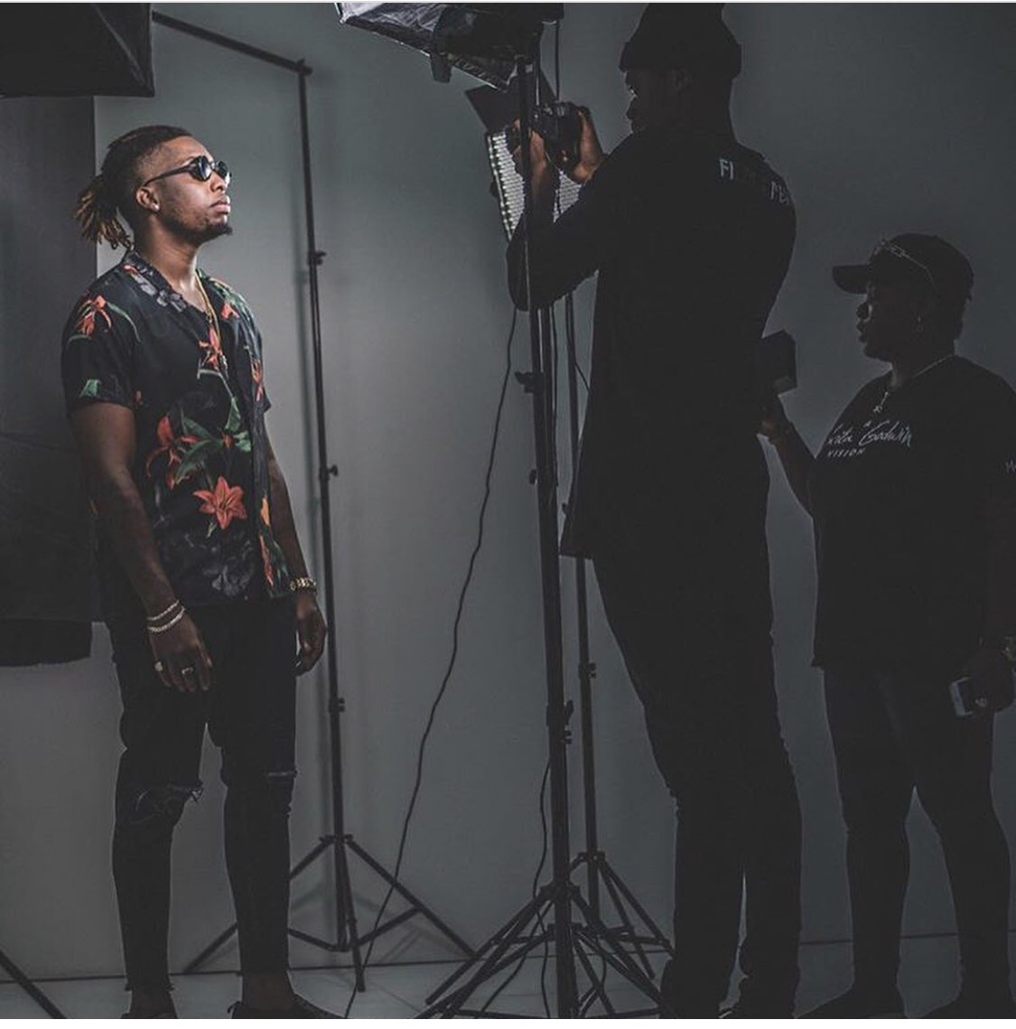 slimboyrugged's tweet photo. On set for #feelindarasta music video 🔥🔥 music video out soon for my first single #feelindarasta #musicvideo #musicartist #newartist #afrobeat #songwriter https://t.co/sYMymFVok7