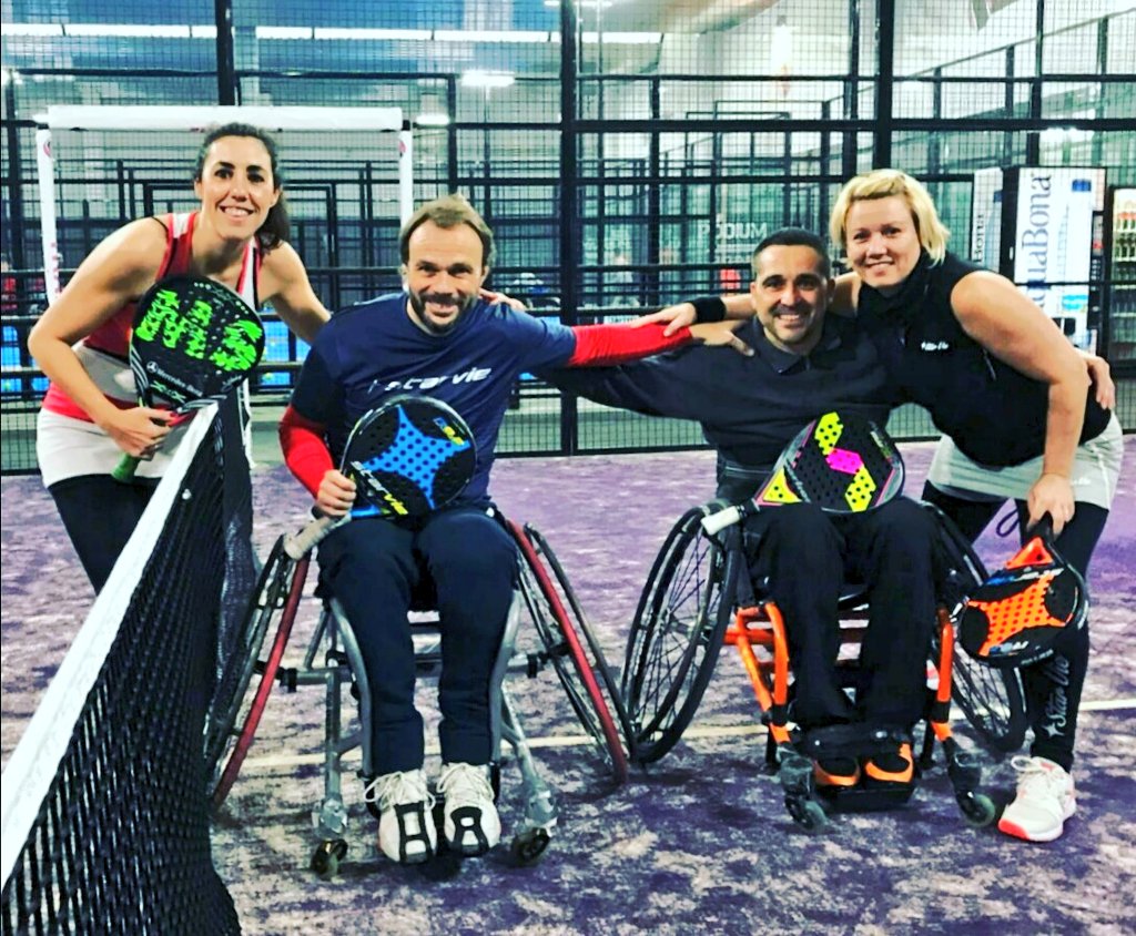 CastiRufi's tweet photo. Entreno con las chicas en Padel Training. @starviepadel @vcarreton #FundacionDamm #EstrellaDamm #AlbertoPacho #PadelTraining https://t.co/f3VBt9Vf0n