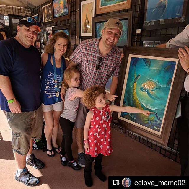 RobKazArt's tweet photo. Thanks for stopping by! Hope you enjoy your new artwork. 😀.
#Repost @celove_mama02
・・・
How many people get to meet the incredible artist whose piece you purchase at Disney ❤️ #robkaz #lovedisney #festivalofthearts https://t.co/zMVvrzG2Kn https://t.co/xm3nMvNliU