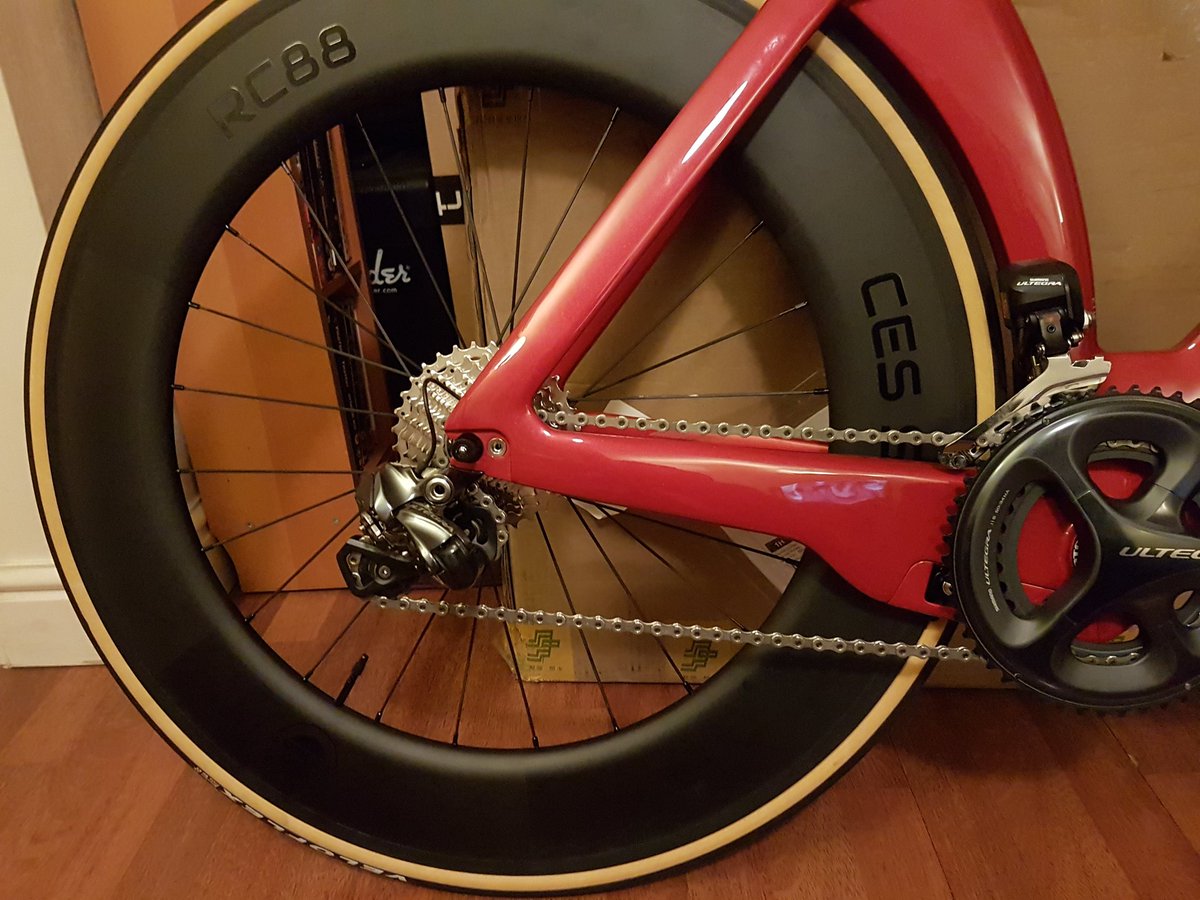 NorthRoadCycles's tweet photo. Couldn't bear the thought of leaving it in the workshop so I brought it home for the night. NorthRoad Ares TT bike, ultegra di2, @CES_Sport RC88/60 wheels. Oh and it aint porky either. https://t.co/B0nuB7xi4t
