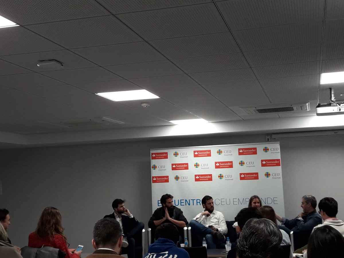 isabelcordova_s's tweet photo. Excelente panel organizado * @CeuEmprende y @JoseTorrego @ElReferente: @gochemago de @Alterhome_es y @CEUAAlumni; Patrícia Ratia de @samyroad; Alejandro Artacho de @Spotahome y ganador del último @south_summit y @SixtoArias de @madeinmobile https://t.co/IyRMIHmlTx