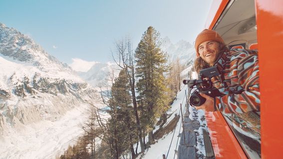 SavoieMontBlanc's tweet photo. 🏆 📽️ Le Grand Prix #VEM de la meilleure vidéo de destination touristique 2018 décerné à #savoiemontblanc, quelle fierté ! Merci à nos partenaires Matt Charland et Léon Travel &amp; Tourism 👍 #VEM9
(Re)voir la vidéo ➡️https://t.co/fFJCIaZRH1 https://t.co/V87uzhasIy