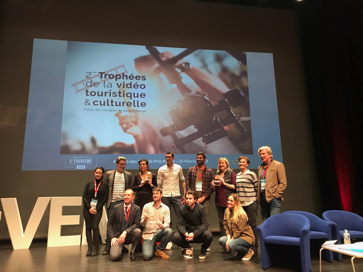SavoieMontBlanc's tweet photo. 🏆 📽️ Le Grand Prix #VEM de la meilleure vidéo de destination touristique 2018 décerné à #savoiemontblanc, quelle fierté ! Merci à nos partenaires Matt Charland et Léon Travel &amp; Tourism 👍 #VEM9
(Re)voir la vidéo ➡️https://t.co/fFJCIaZRH1 https://t.co/V87uzhasIy