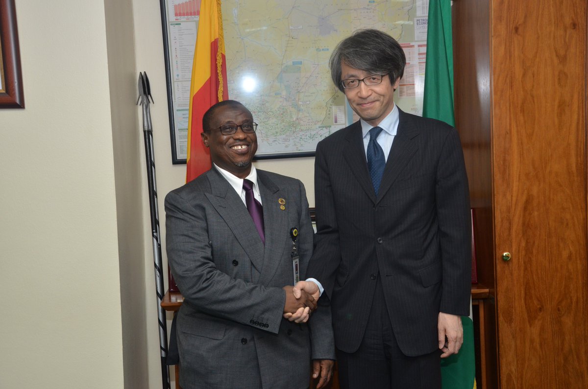 DrMKBaru's tweet photo. Today at the @NNPCgroup Towers in Abuja, I had the honour of receiving the Japanese 🇯🇵Ambassador to Nigeria 🇳🇬, His Excellency, Sadanobu Kusaoke. Our discussions centred on the purchase of #LNG and participation of Japanese companies in Nigeria's major gas projects. https://t.co/tCrmx5DWnx