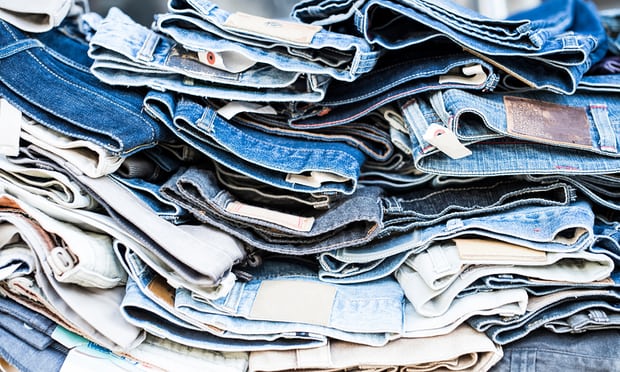 SustainableUofT's tweet photo. Shop less, mend more! πβ»οΈ @guardianeco's new series #lifeswaps looks at ways to make more sustainable fashion choices: https://t.co/FnBveBZJfF https://t.co/RDml2PLXge