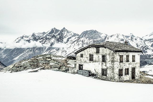 MuroBuro's tweet photo. Throwback to wondering why this place was abandoned up in the Swiss alps last year? ///
#tbthursday #switzerland  #abandonedplaces #creativecommune #wanderlust #natgeotravel #exploreeverything #outsideculture #zermattmatterhorn #outdooradventures #beauti… https://t.co/Z8ulo4xYPo https://t.co/uFnw1BnHLm