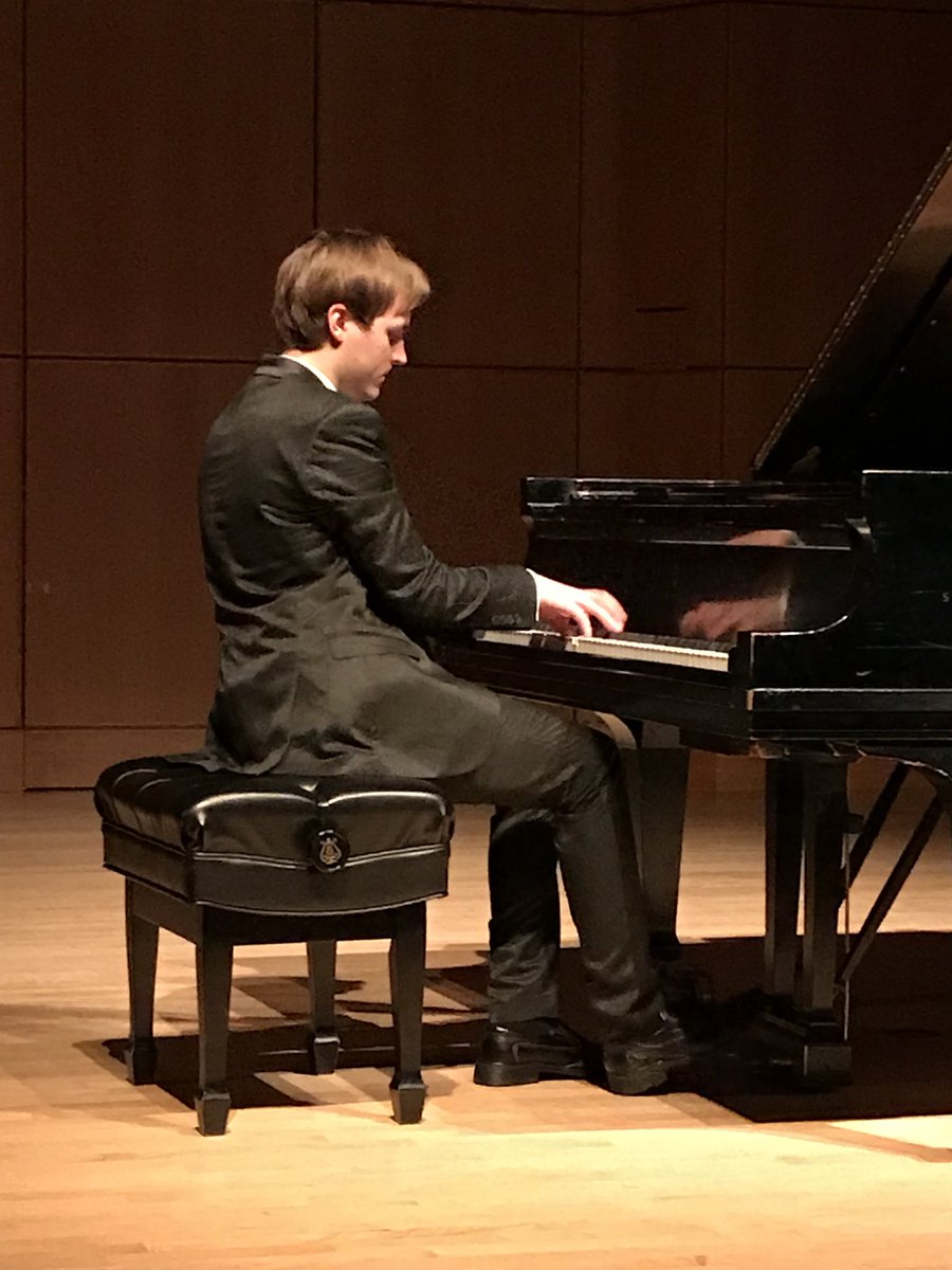 LouiseAkuzawa's tweet image. Amazing piano recital by Lukas Mikolajczyk, the winner of Vancouver International Music Competition at Roy Barnett Hall at University of British Columbia.  #VIMC  #CIMAS